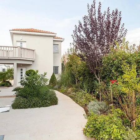 Luxury Attic Apartments Vila Carissa * Malinska