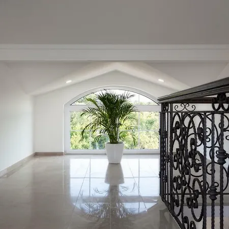 Luxury Attic Apartments Vila Carissa