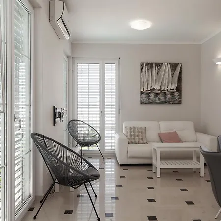 Luxury Carissa Apartment Malinska